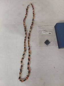 lot 1371 image: Mixed Stone Chip Necklace - Tigers Eye and Carnelian