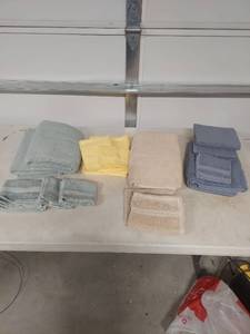 lot 1376 image: Mixed Cotton Towel Set - Multi-Color Collection
