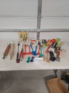lot 1377 image: Kitchen Utensil and Baking Tool Collection