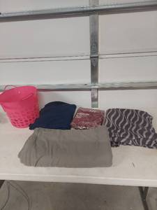 lot 1380 image: Mixed Lot - Pink Storage Baskets and Fleece Blankets