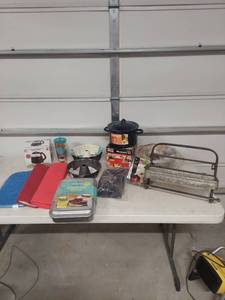 lot 1403 image: Kitchen Essentials Bundle with Nordic Ware Baking Pan