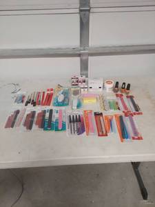 lot 1415 image: Professional Nail Care Tools Bundle