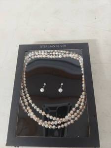 lot 1429 image: Sterling Silver Pearl Necklace and Earring Set
