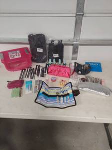 lot 1430 image: Mixed Makeup and Beauty Supply Lot