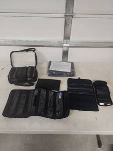 lot 1437 image: Prime Way Garment Bags Set of 6 with Travel Cases