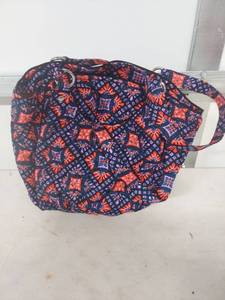 lot 1440 image: Vera Bradley Style Floral Quilted Handbag