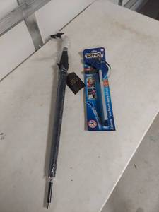 lot 1446 image: Gopher II Pick Up and Reaching Tool As Seen on TV and Umbrella