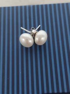 lot 1450 image: Sterling Silver 9-10mm White Pearl Button Earrings