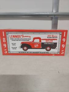 lot 1464 image: Lennox 1940 Ford Ultra Edition Pickup Bank