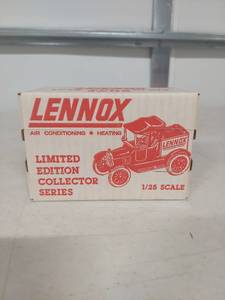 lot 1467 image: Lennox 1918 Ford Runabout Bank 125 Scale Model