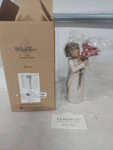 lot 1474 image: Willow Tree Bloom Figurine