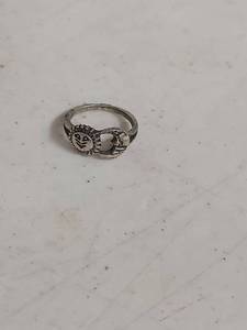 lot 1484 image: Sun and Moon Ring