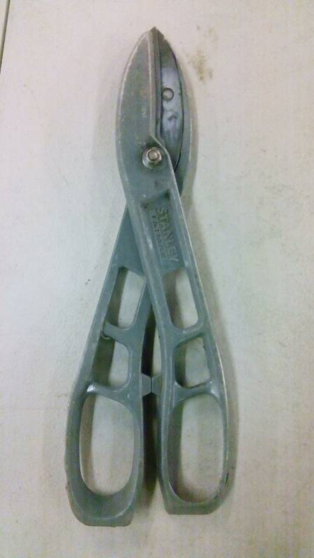lot 7148 image: Stanley FatMax scissors