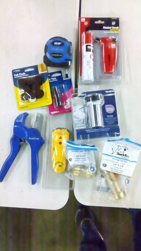 lot 7160 image: lot of Hardware items