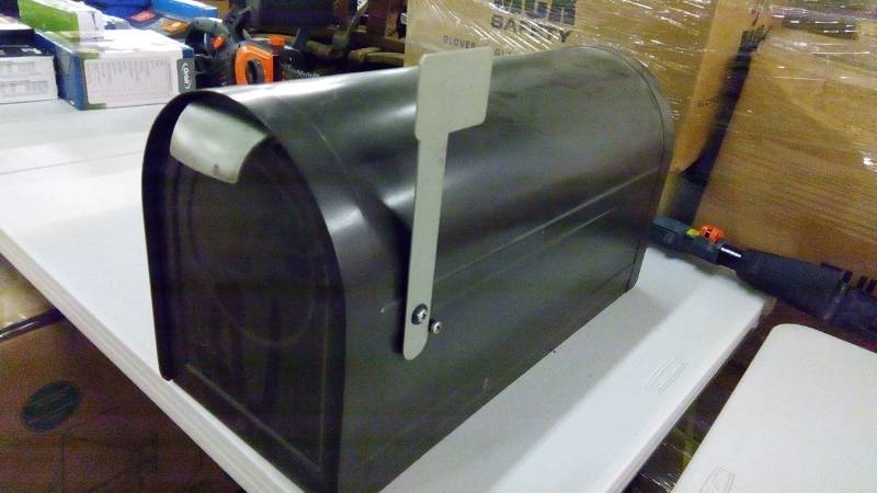 lot 7200 image: large metal mailbox