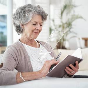 lot 1183 image: 5X Hands Free Magnifier, Flexible Gooseneck Full Page Magnifier, 8x5.5 Large Magnifier for Reading for Neck Wear Repair Sewing Low Vision Elderly - Retail $9