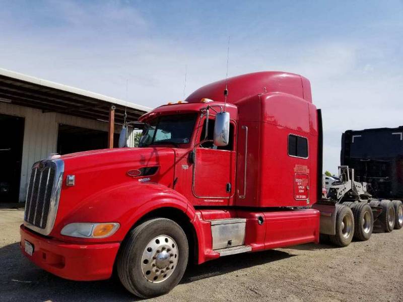 lot 158990 image: RUSH  2012- PETERBILT -BANK REPO- MISSING ENGINE AND TRANS-  RESERVE MET-Located in Lone Jack, Mo.