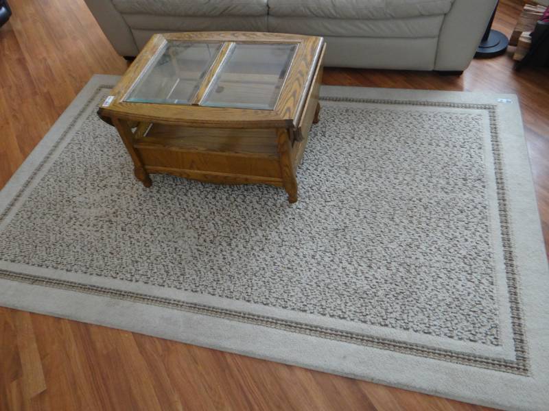 lot 3763 image: Rug.