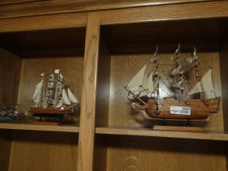 lot 3806 image: 3 Boat models.