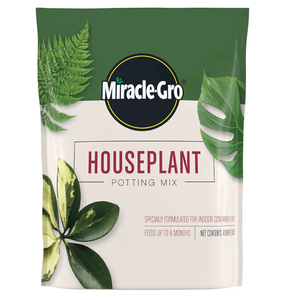 lot 9877 image: Miracle-Gro Houseplant Potting Mix Fertilized, Perlite Soil for Indoor Gardening, Designed to Be Less Prone to Gnats, 4 qt. - Retail $0