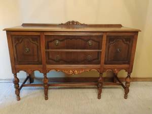 lot 901 image: Heirloom Gateleg Buffet.  40 x 59 x 20.  Matches lot 900