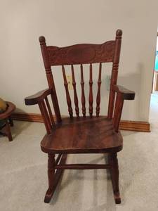 lot 932 image: Childs Wooden Rocking Chair