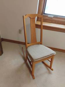 lot 941 image: Birdseye Maple Rocking Chair. Located UPSTAIRS