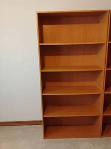 lot 946 image: Bookshelf.  4 Adjustable Shelves.  72 x 36 x 13. Located UPSTAIRS
