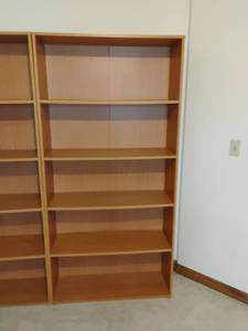 lot 949 image: Bookshelf.  4 Adjustable Shelves.  72 x 36 x 13. Located UPSTAIRS