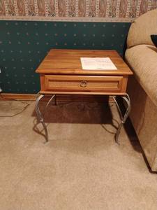 lot 954 image: Emory End Table from Pier One Imports.   23 x 23 x 23.   Matches lots 957 and 958. Located DOWNSTAIRS