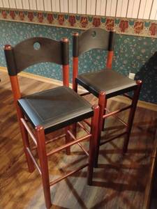 lot 965 image: 2 Bar Stools.  Seat 14 x 14.  Stool is 41.5 inches tall Located DOWNSTAIRS