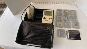 lot 1003 image: Classic Nintendo Game Boy, 10 games and power supply