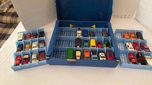 lot 1007 image: Car case with miniature cars