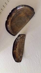 lot 1018 image: Antique crumb catchers