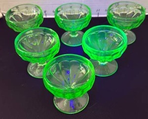 lot 1059 image: Uranium glass sherbet dishes set of 6