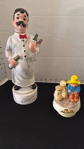 lot 1072 image: Vintage musical bar accessory and Paddington Bear music box