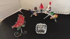 lot 1081 image: Decorative wine bottle decor, wine bottle stoppers and decanter top