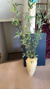 lot 1097 image: Ceramic vase 22 in tall with faux greenery