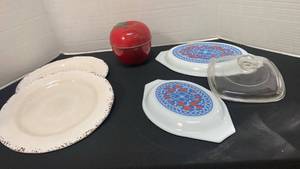 lot 1202 image: Vintage Metal apple, Pier 1 plates, andPyrex and Corning lids