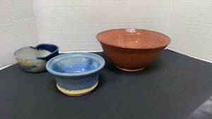 lot 1204 image: Pottery pieces