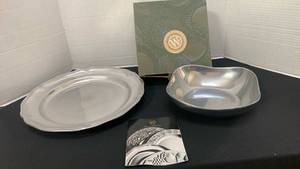 lot 1206 image: Wilton Armetale Boston MD Bowl and tray