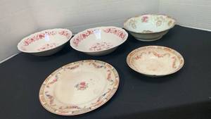 lot 1210 image: Vintage bowls and plate