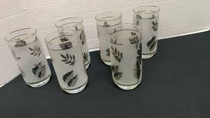 lot 1220 image: Mid-Century Frosted Glass Drinking Set - 8 Pieces