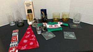 lot 1252 image: Makers Mark Holiday Bar Collection Set