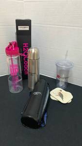 lot 1262 image: Thermos, water bottle and more