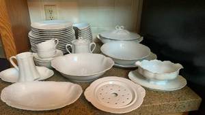 lot 1266 image: 50 piece white Ravine Bavaria China