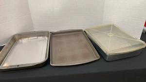 lot 1291 image: Baking pans