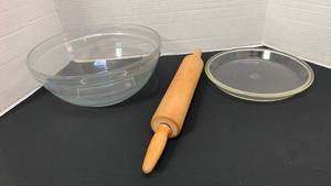 lot 1295 image: Glass bowl, rolling pin and pie pan