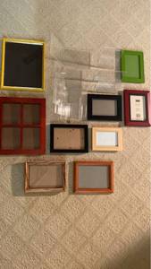 lot 1320 image: Colorful tabletop frames and plastic frames various sizes