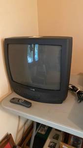 lot 1323 image: Samsung 19in tv with remote, still works